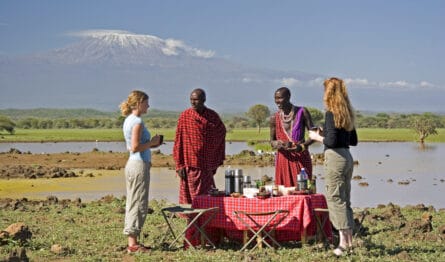 Campi ya Kanzi, Kenya - Lake picnic -breakfast © Ian-Johnson