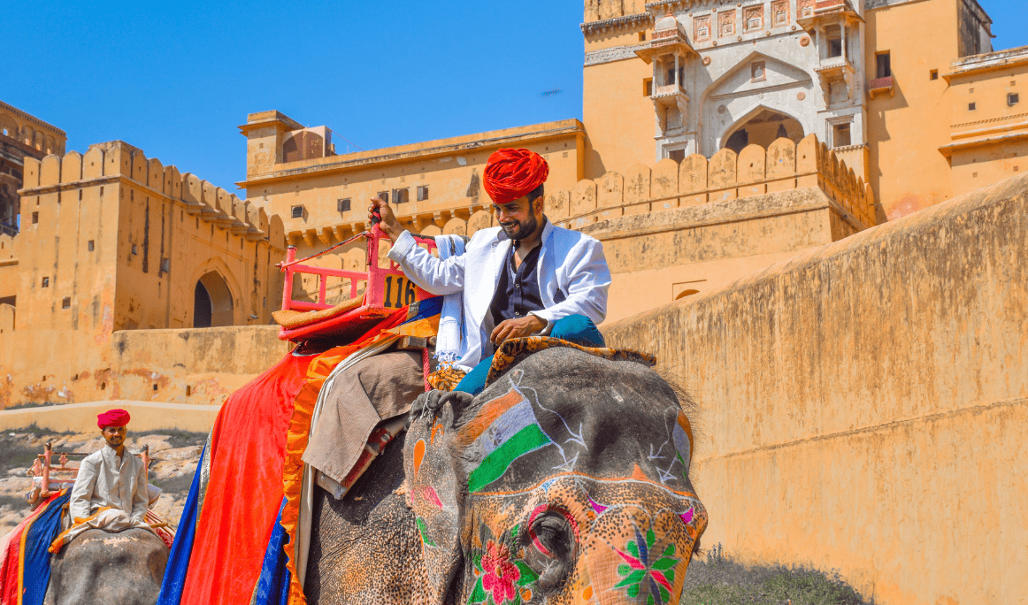 Elephant-ride-Jaipur-Rajasthan-India-naman-pandey-on-unsplash