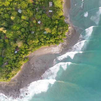 Costa Rica Lapa Rios Drone shore Golfo Dulce, Osa Peninsula