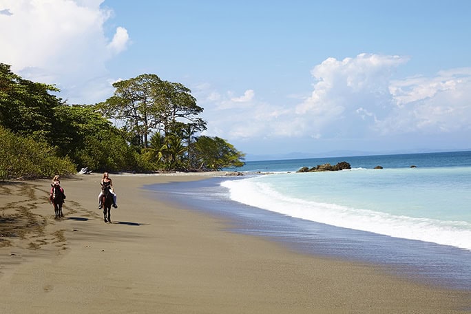 Costa-Rica-Lapa-Rios-activities-horseback-Beach