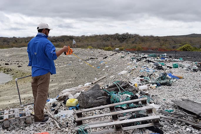Galapagos Conservation Trust - Plastic survey © Andy Donnelly