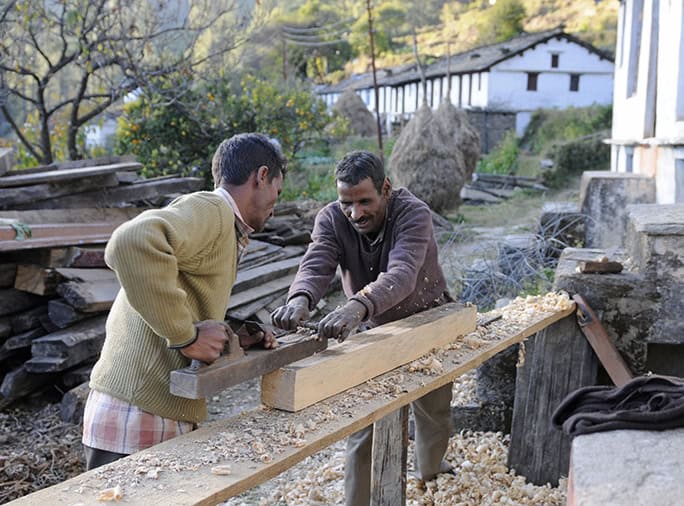 India Village Ways, hiking Himalayas - Binsar joiners (c) Cathy Cooper