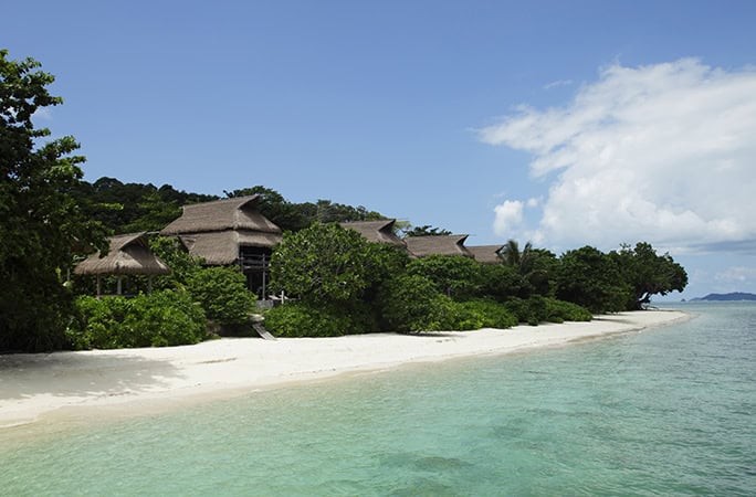 Indonesia-Nikoi-Island-beach-houses-MG_2088-684w