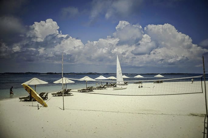 Indonesia-Nikoi-Island-beach-volleyball-225-684w