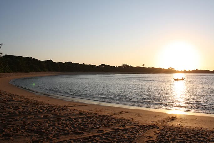 sunrise Sainte Luce Bay, Madagascar © Vicky Smith, Earth-Changers
