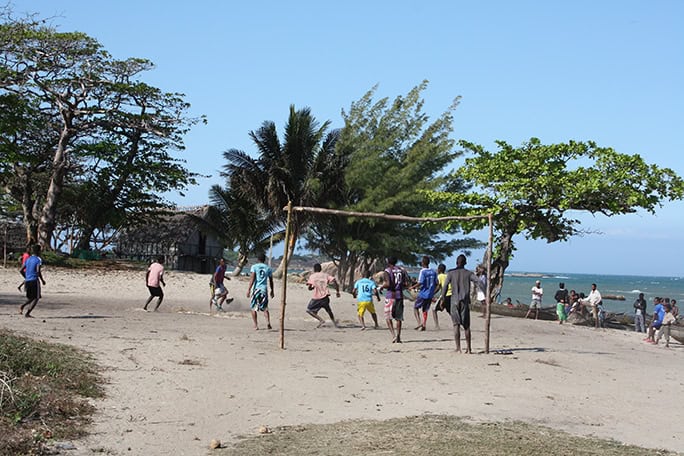 Sainte Luce beach Football, Madagascar © Vicky Smith, Earth-Changers-