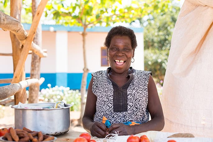 Malawi-Orbis-Women-Entrepreneurs-Sept18-lady-cooking-©-Venetia-Norrington-684w