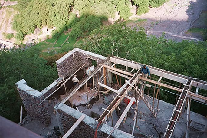 Morocco-Kasbah-du-Toubkal-rebuilding-684w