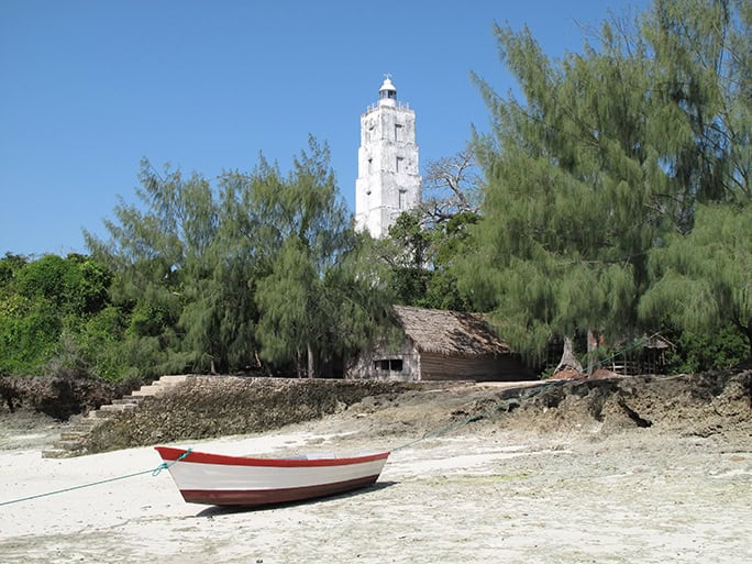 Tanzania-Chumbe-Island-lighthouse-boat