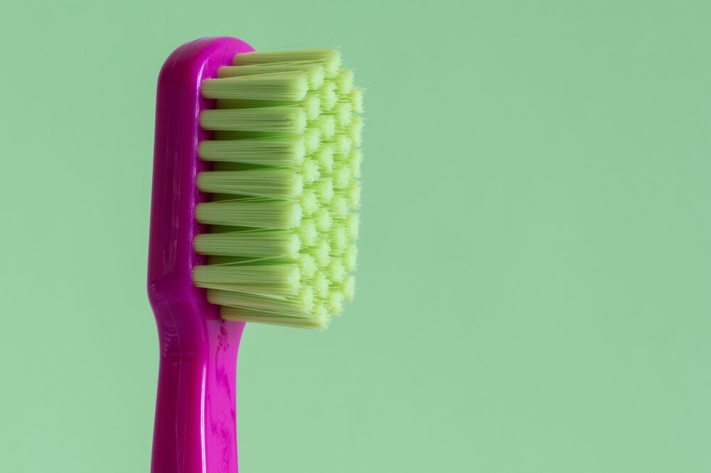 Greenwashing plastic by Pawel Czerwinski 746628 toothbrush on unsplash